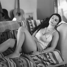  Nude