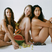  Nude