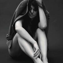  Nude
