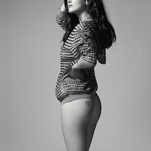  Nude