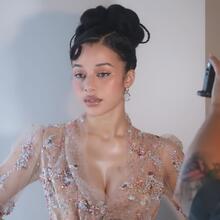  Nude