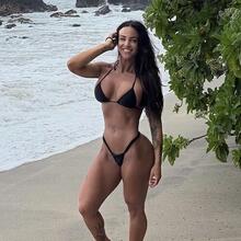  Nude