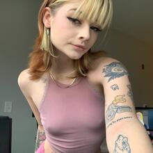  Nude