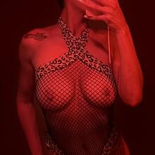  Nude