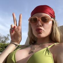  Nude