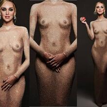  Nude