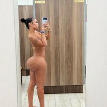  Nude
