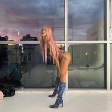  Nude