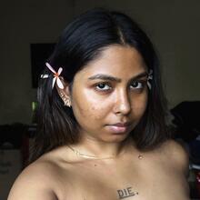  Nude