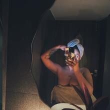  Nude
