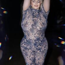  Nude