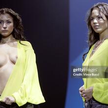 Nude