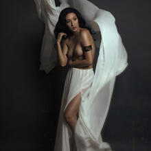  Nude
