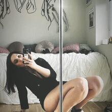  Nude