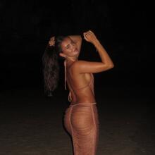  Nude