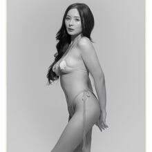  Nude