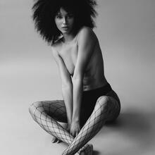  Nude