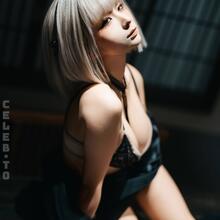  Nude
