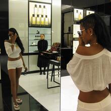 Nude
