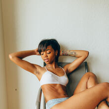  Nude