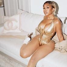  Nude