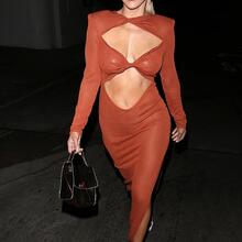  Nude