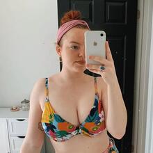  Nude