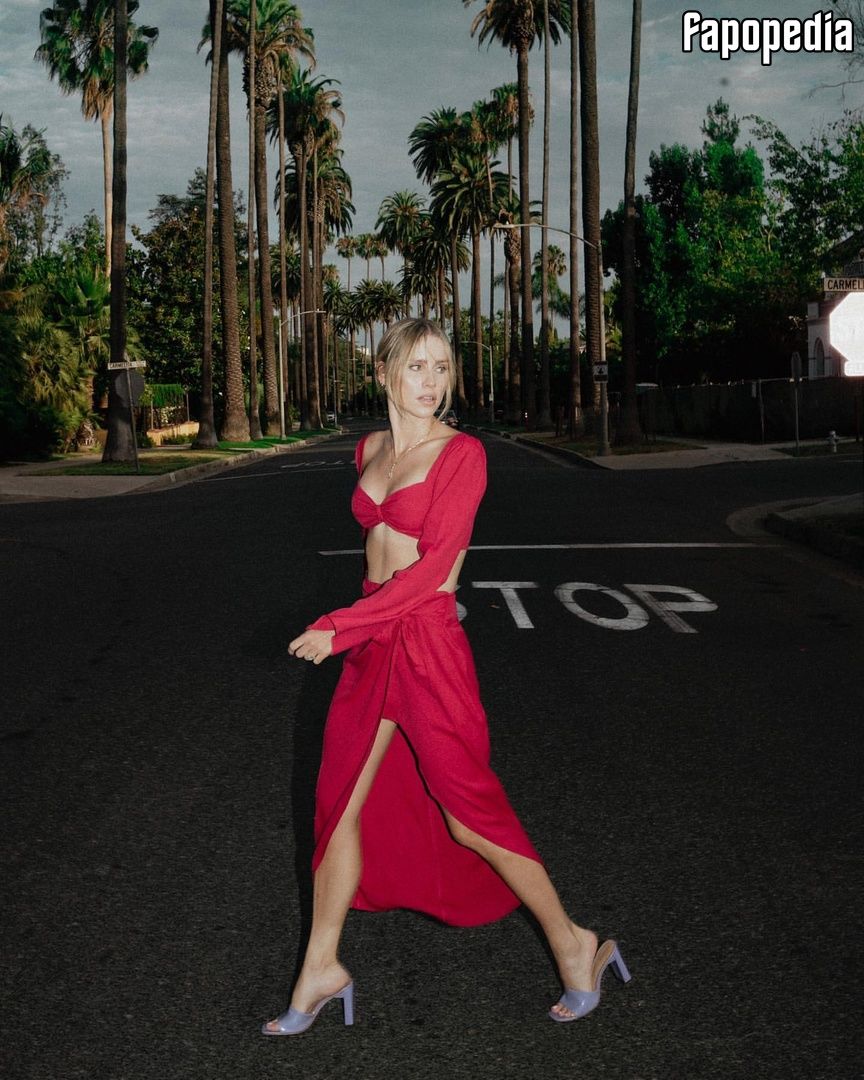 Claire Holt Nude Leaks - Photo #3349502 - Fapopedia