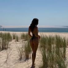  Nude