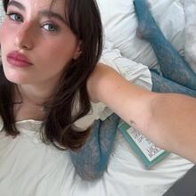  Nude