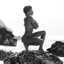  Nude
