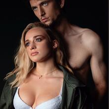  Nude