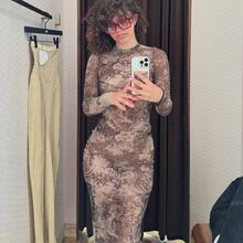  Nude