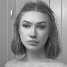  Nude