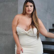  Nude