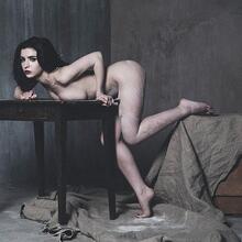  Nude