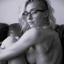  Nude