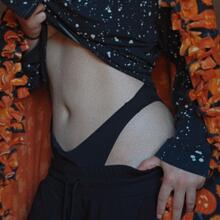  Nude