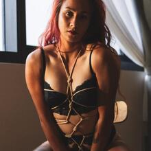 Nude