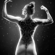  Nude