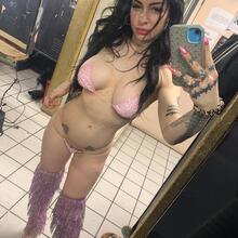  Nude