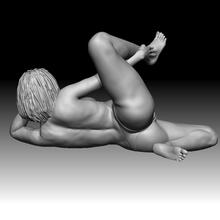  Nude