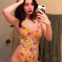  Nude