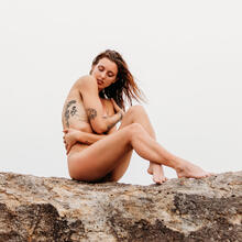  Nude
