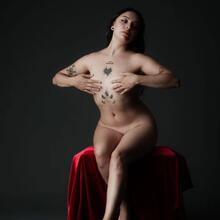  Nude