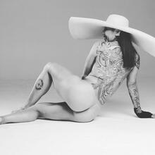  Nude