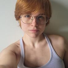  Nude