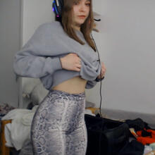  Nude