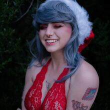  Nude