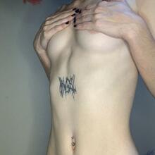  Nude